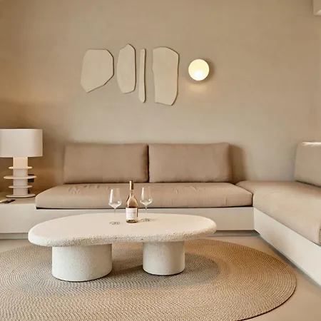 Ovea Paros 나오우사